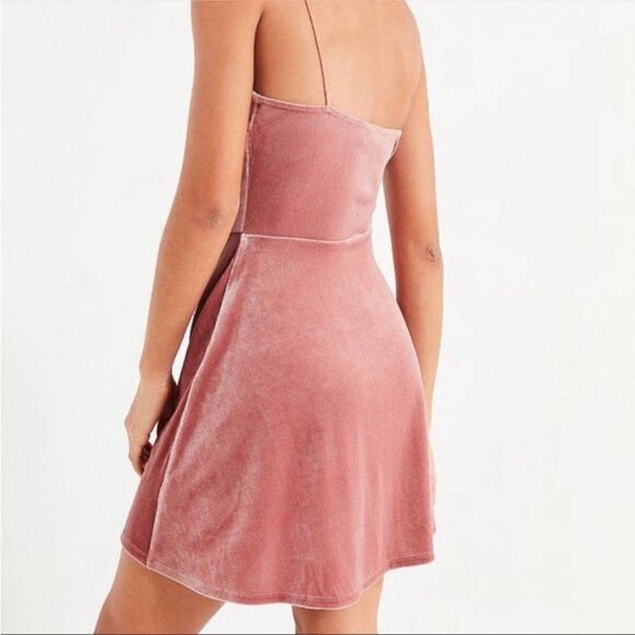 Urban Outfitters Mauve Pink Velvet Spaghetti Strap Mini Dress | SZ XS - Picture 3 of 14